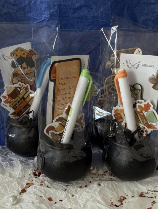 Hexenkessel mit Bookish Goodies