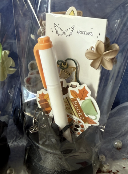 Hexenkessel mit Bookish Goodies